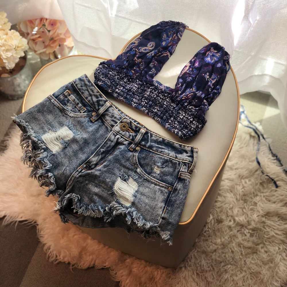 Bullhead Cutoffs - Picture 2 of 5